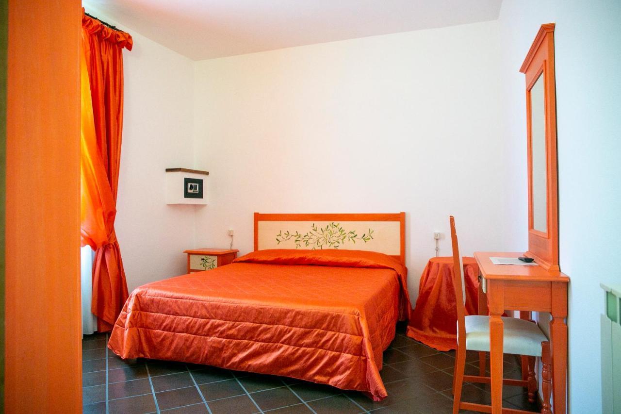 La Villetta Food & Drink Rooms For Rent - No Reception - LʼAquila Kültér fotó