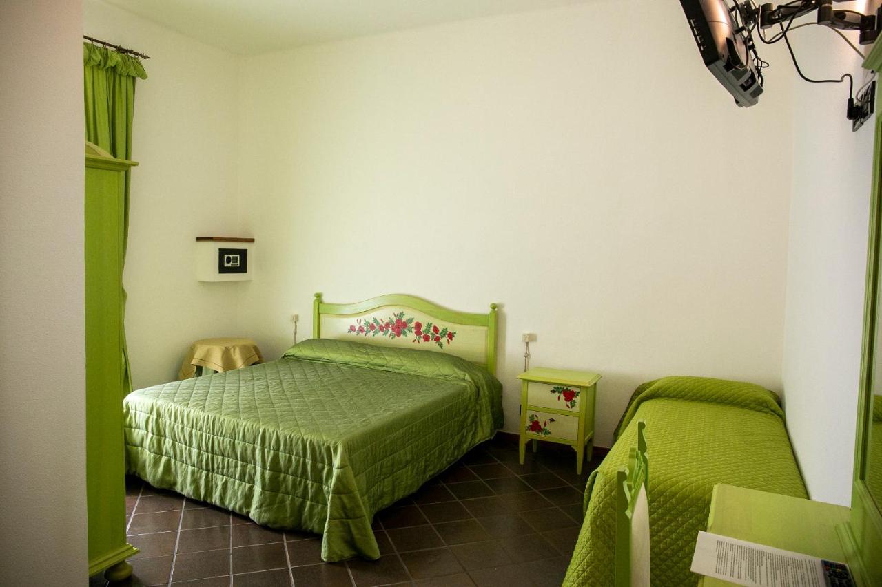 La Villetta Food & Drink Rooms For Rent - No Reception - LʼAquila Kültér fotó