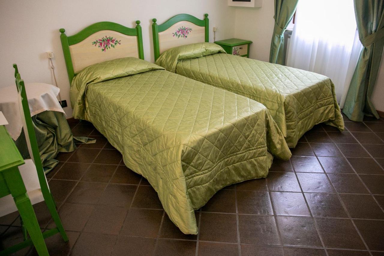La Villetta Food & Drink Rooms For Rent - No Reception - LʼAquila Kültér fotó