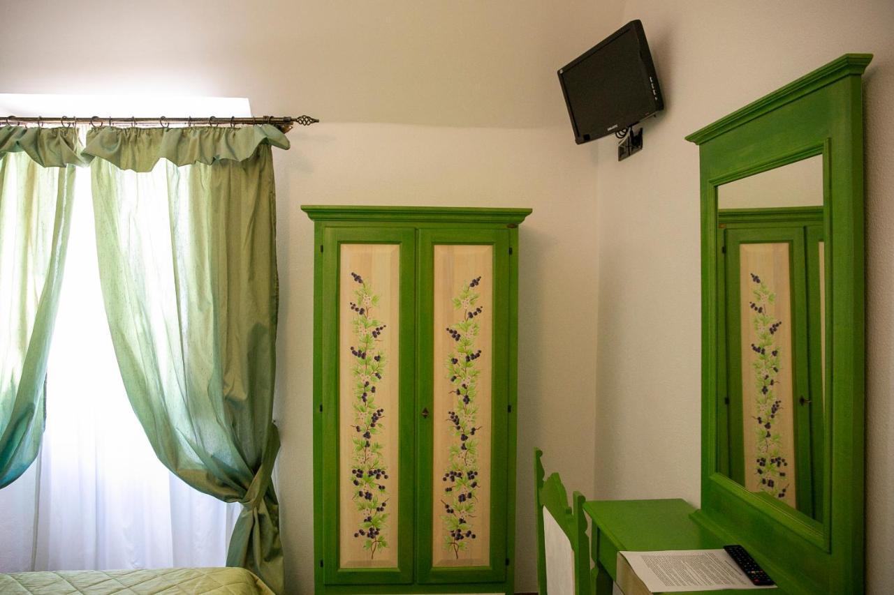 La Villetta Food & Drink Rooms For Rent - No Reception - LʼAquila Kültér fotó